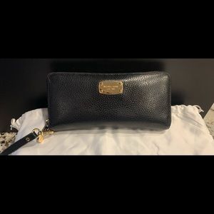 Michael Kors wristlet wallet